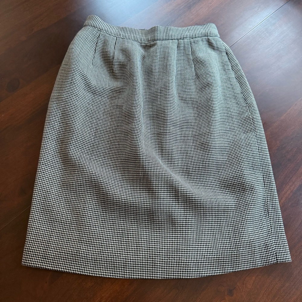 Lord and Taylor merino wool pencil skirt size petite 6